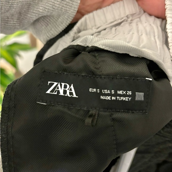 Zara Pants - Picture 4 of 4